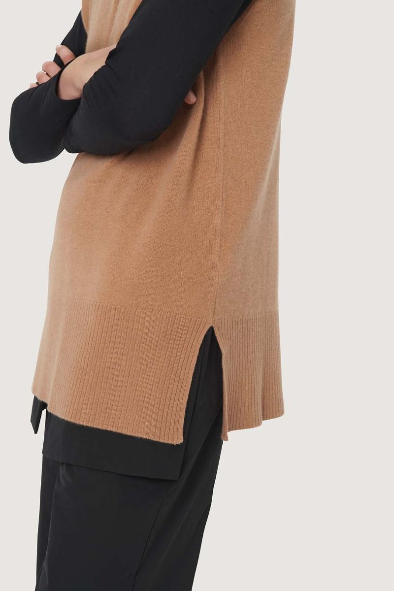 Cloud cashmere vest