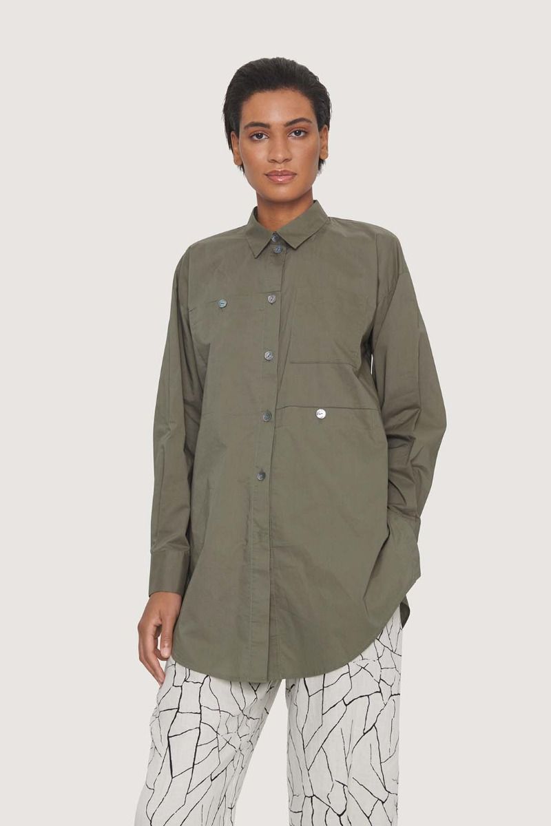 Core cotton shirt with pockets