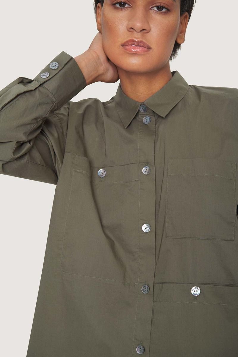 Core cotton shirt with pockets